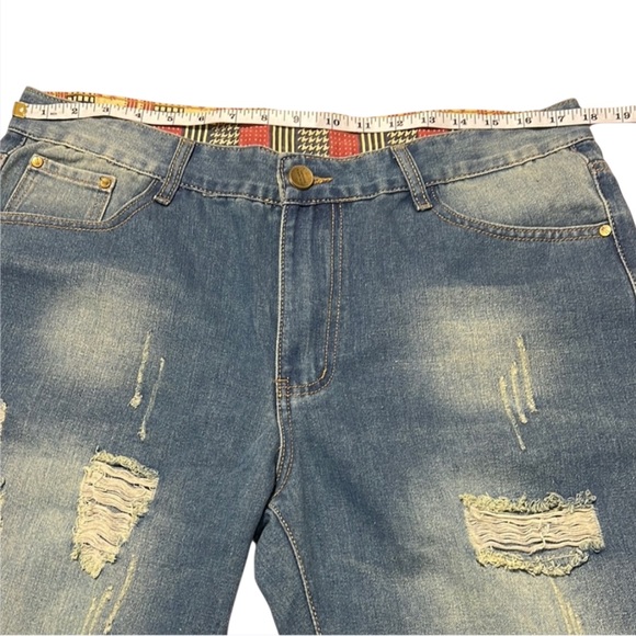 Fashion Jeans Blue Bermuda Shorts with Distressed Vintage Style Size Large NWOT - Picture 5 of 8